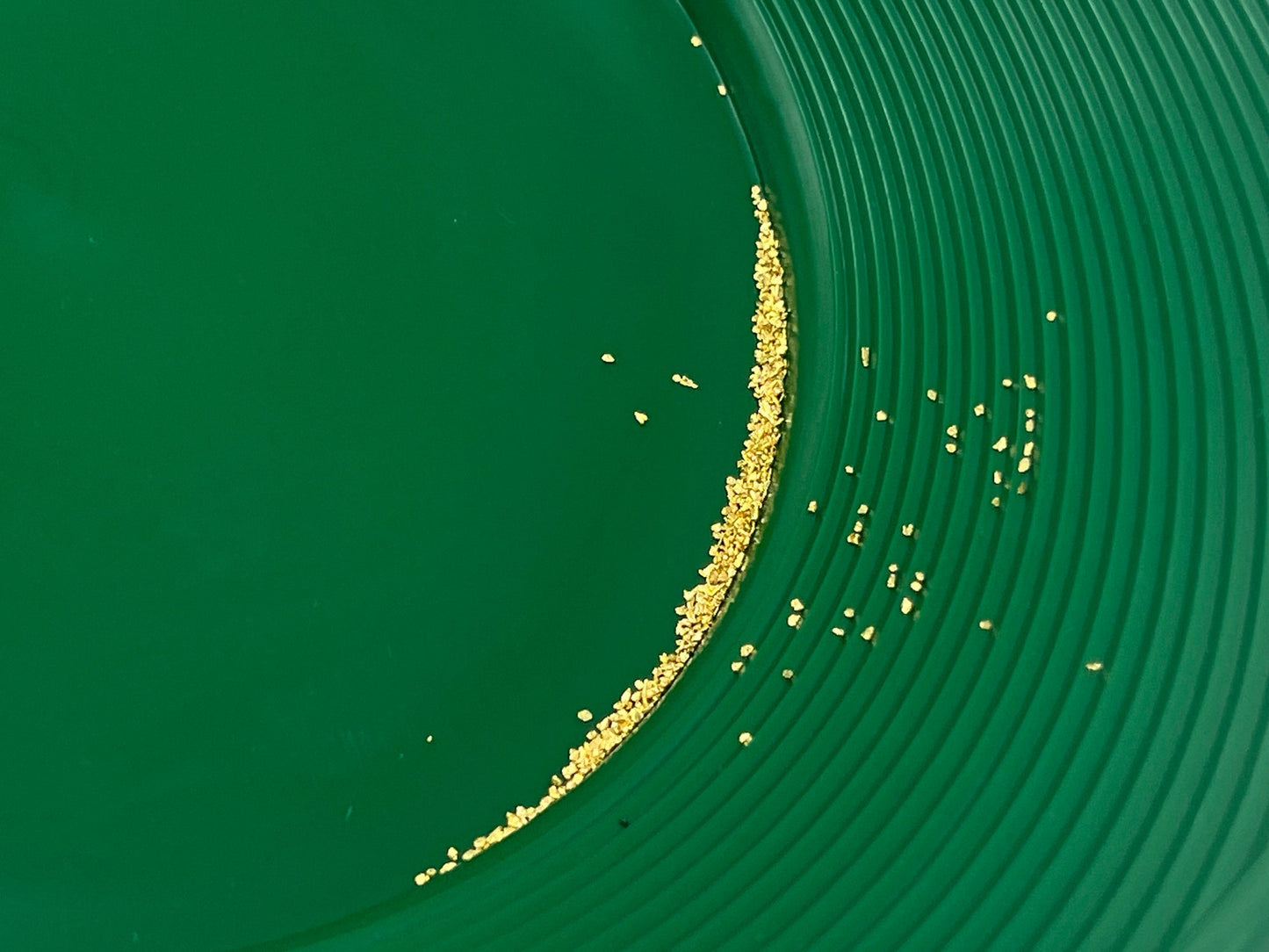 Sluice Fox 2-Pack Gold Panning Starter Kit – 9" Pans + Snifter Bottle
